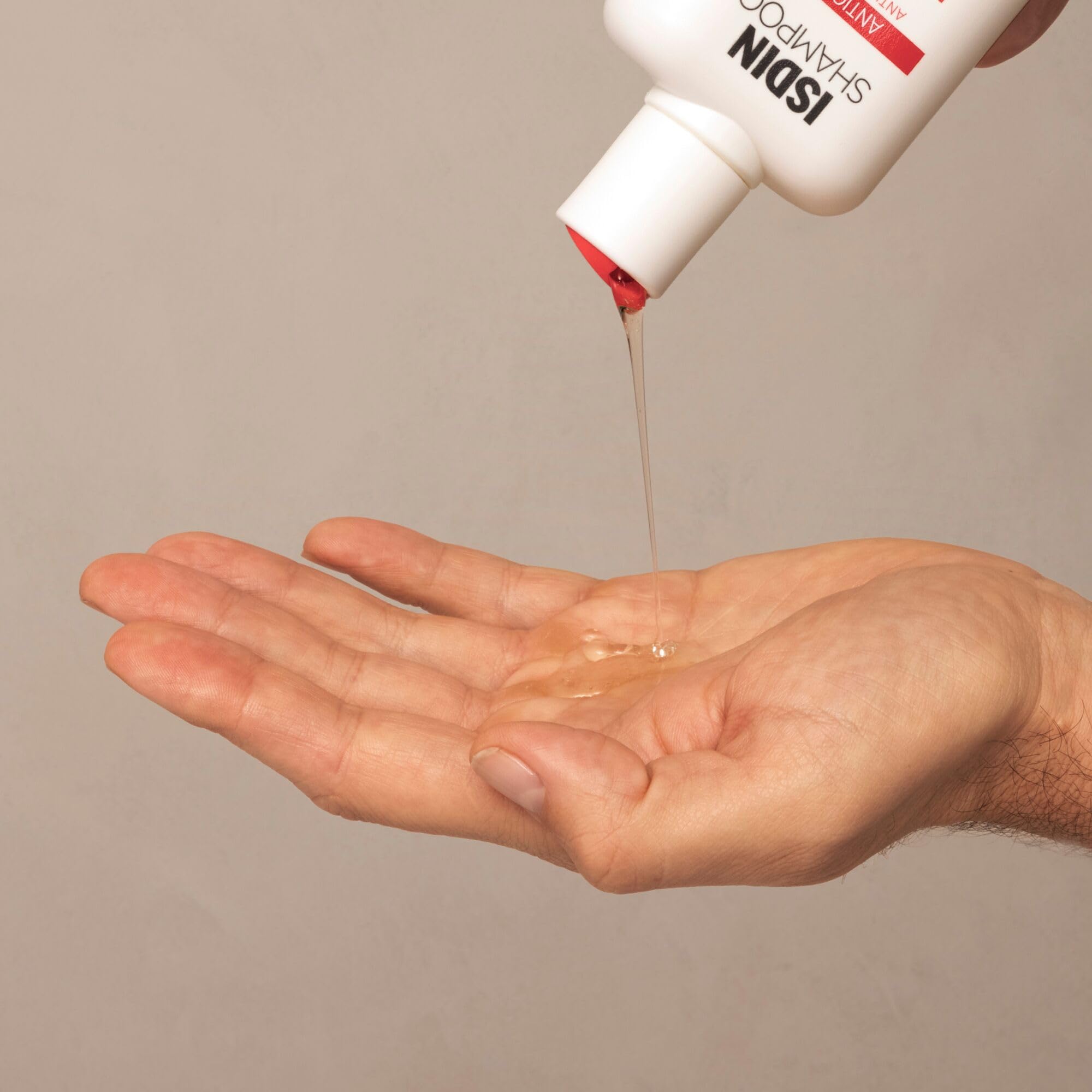 ISDIN Lambdapil Anticaída Loción, Loción con Melatonina para reforzar y reducir la caída del pelo, Refuerza tu Cabello Mientras Duermes, 100 ml