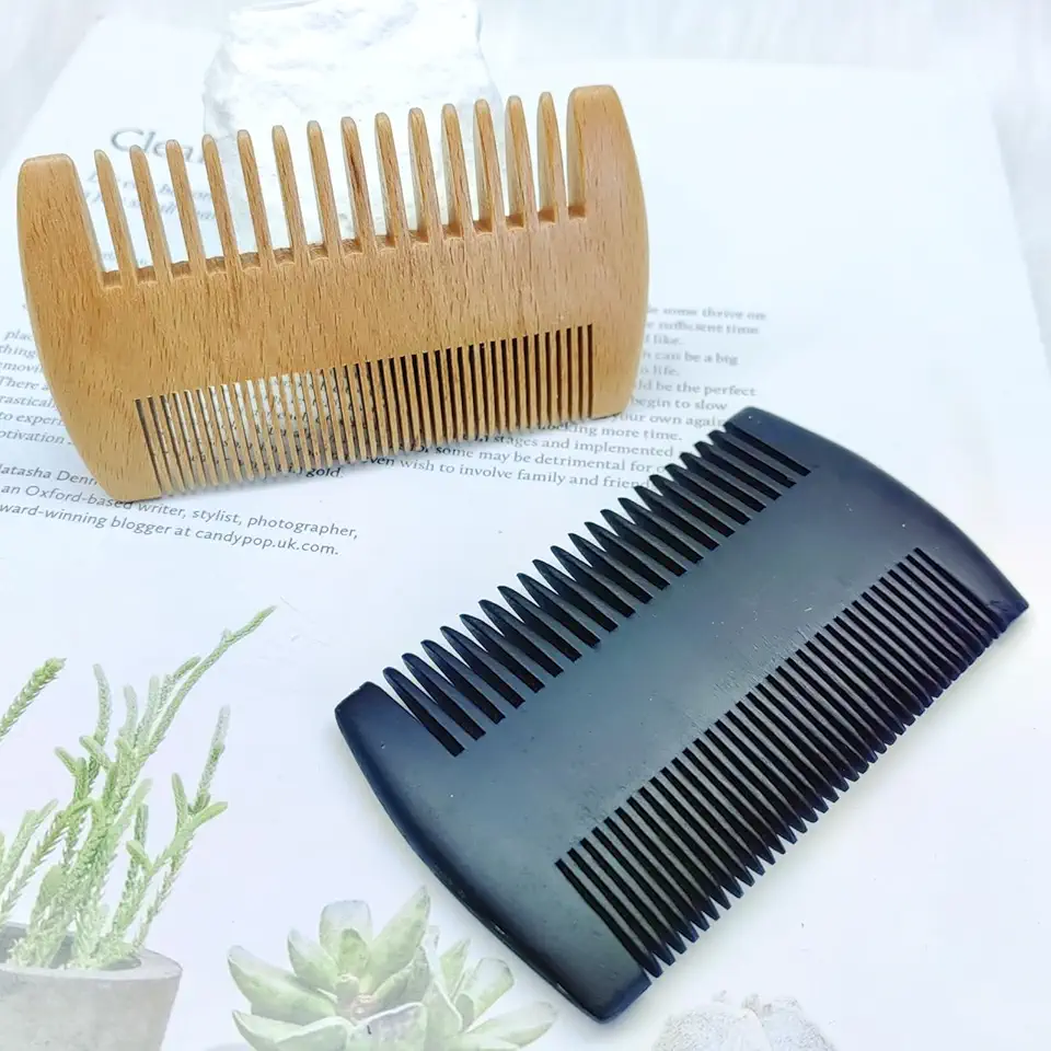 Conjunto de 2 pentes de bigode de madeira com 14 dentes, ferramenta de cuidados frente e verso para manutenção de barbas e pelos faciais - multicolorido