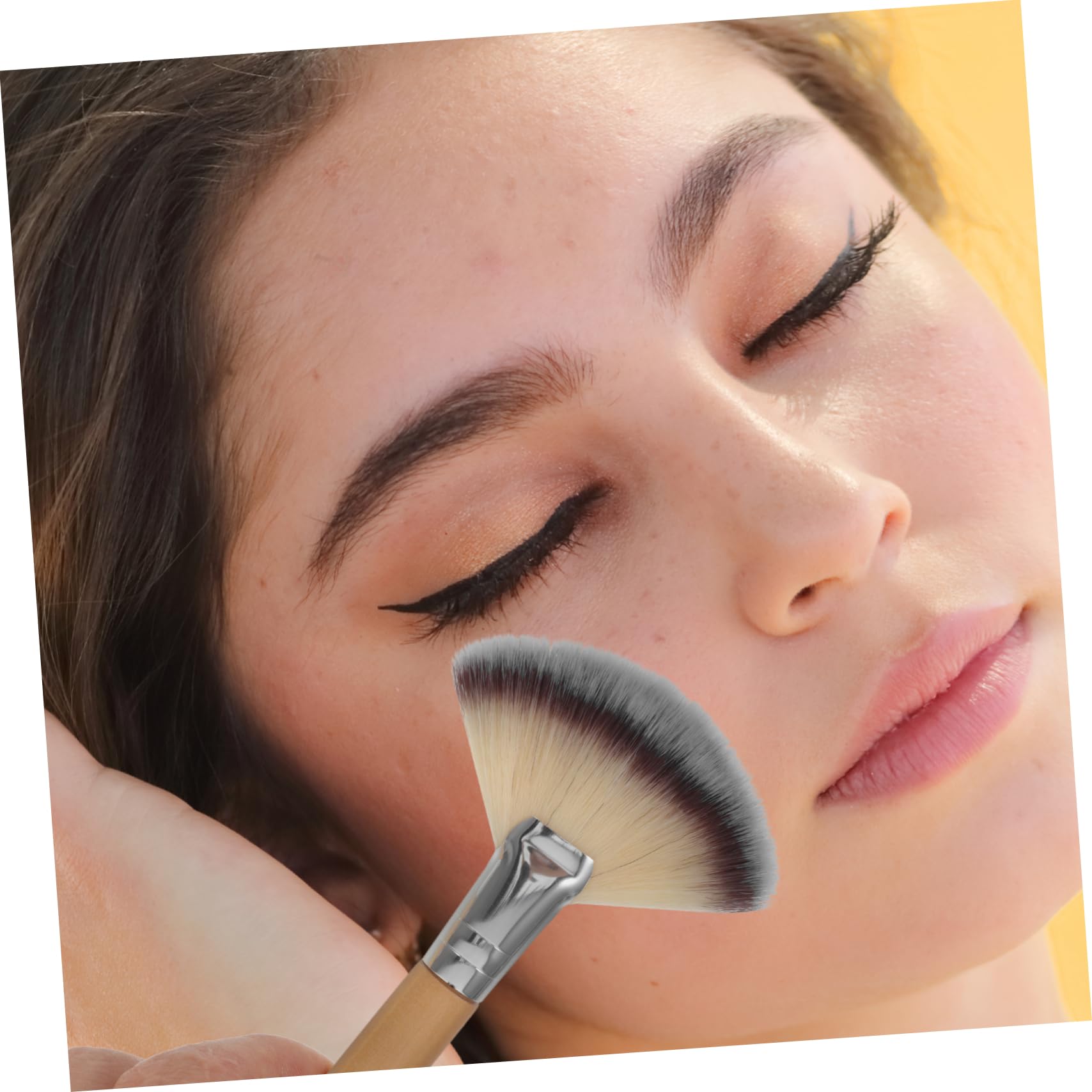 FRCOLOR 16pezzi Pennelli Per Trucco Pennello Per Polvere Fissante Blush e Highlighter Morbido e Utensili Professionali Per Makeup Adatto Donne e Ragazze