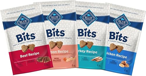 Blue Buffalo Blue Bits Natural Soft Moist Training - Recompensas para perros, recetas de carne de res, salmón, pavo y pollo, paquete variado de 4