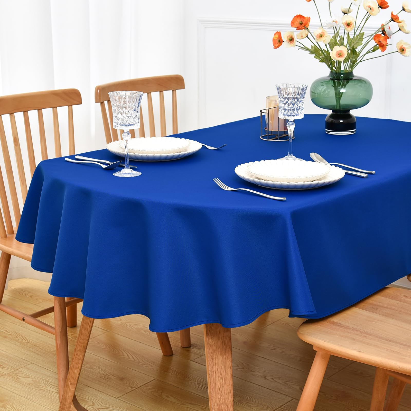 NEWISHER Royal Blue Oval Tablecloth - 178x230 cm (70x90 inch) - Heavy Duty Polyester Fabric Tablecloths, Washable Solid Table Cover for Dining, Kitchen, Home Party, Outdoor Indoor Use