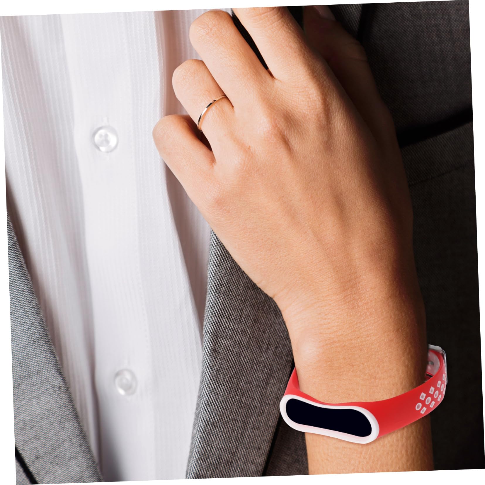 AOKWAWALIY Silicone Two Tone Wristband Replacement Band for 3 and 4 Minimalist Strap and White Accessories for Users