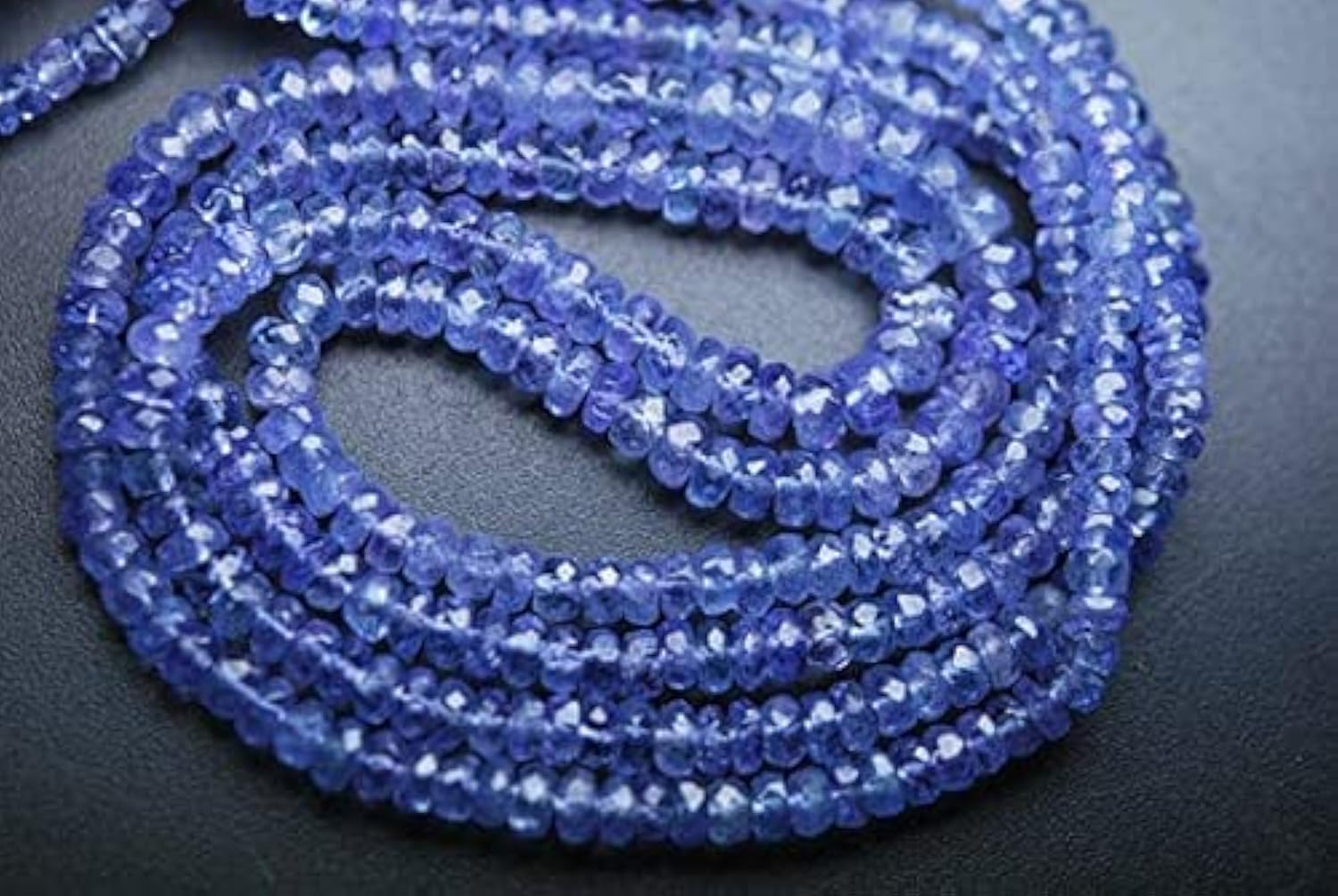 Tanzanite naturelle en perles de 3-4mm pour sublimer vos bijoux d'été faits main