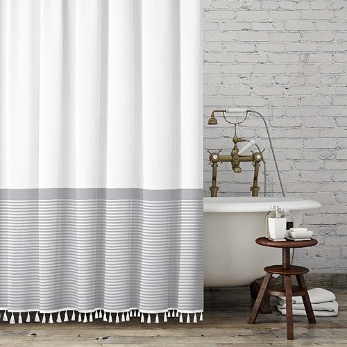 Cortina de regadera de tela con borlas Seasonwood, juego de cortinas de baño de 78 pulgadas con flecos de 4 pulgadas, color blanco y gris a rayas,