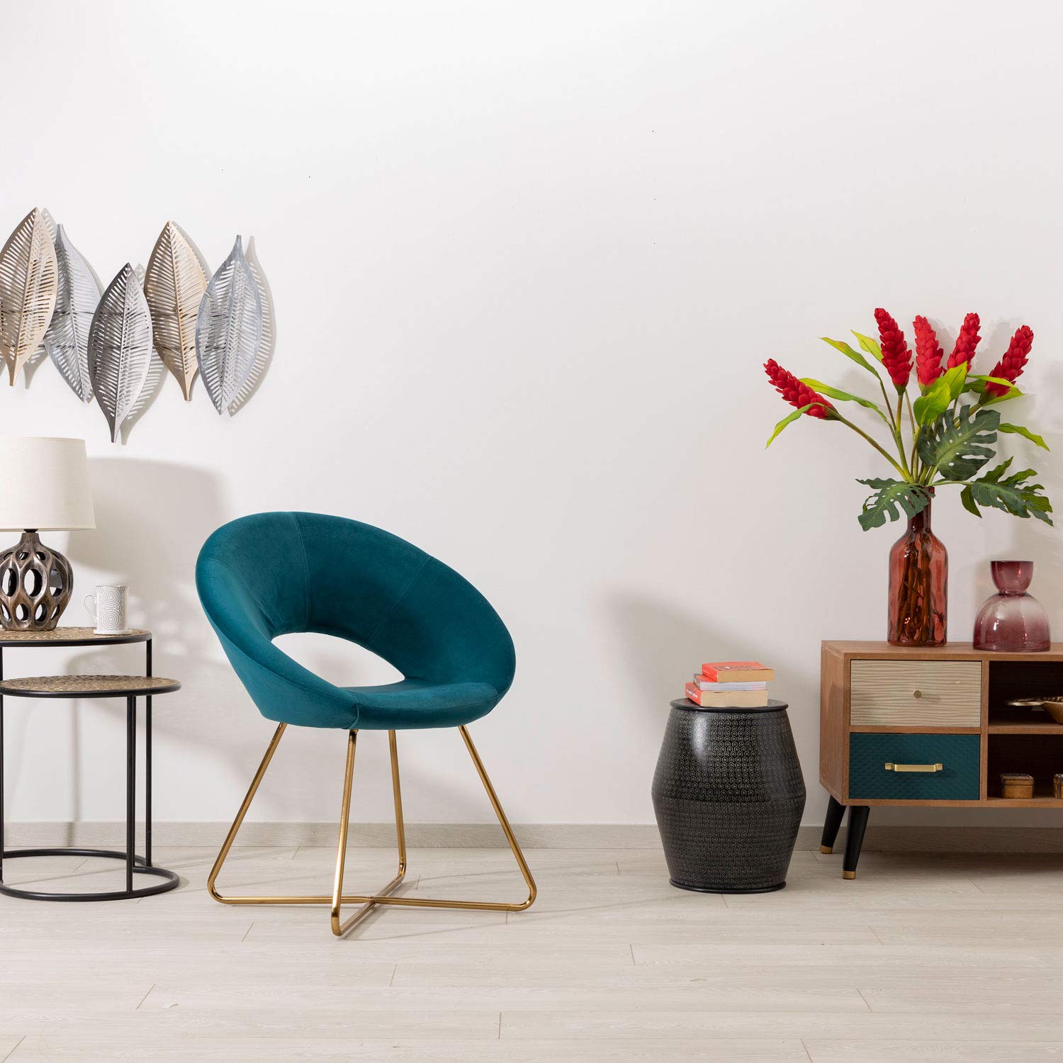 MONTEMAGGI Baroni Home Poltrona Imbottita circolare in velluto Blu Petrolio con gambe in ferro dorato. Poltrona da ufficio o da pranzo Super Confortevole e Seduta Ergonomica 71x59x84 Cm