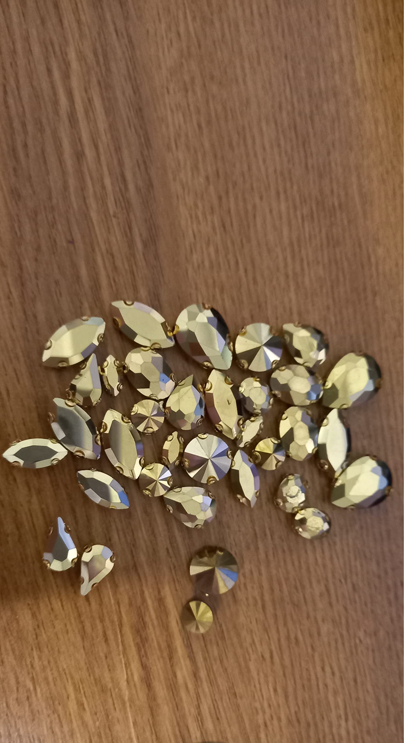 Brillabenny 50 Pietre CASTONI Strass Da Cucire Cristallo Vetro Mix CABOCHON Stone Claw DECORI Gioielli Bijoux Abito Scarpe (Lilla Base Oro