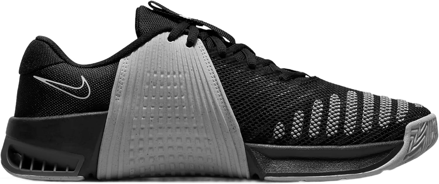 Nike Men's Metcon 8 Sneakers