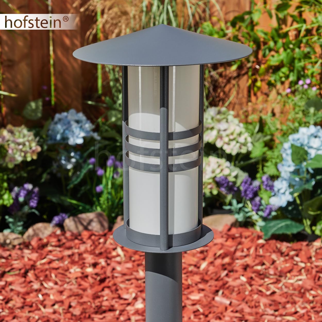 HOFSTEIN Außenstehleuchte Fukoka, Außenwegeleuchte aus Metall/Milchglas in Anthrazit, Wechselglas Klar, moderne Wegeleuchte im Retro/Vintage-Design für Garten, Außenbereich, Terrasse, 101cm, E27, IP44