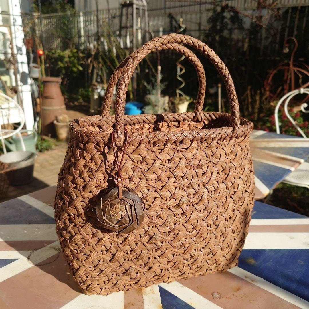 新品 MUVEIL 鳥 ぬいぐるみ付きかごバッグ KIM SONGHE コラボ 新品 MUVEIL 鳥 ぬいぐるみ付きかごバッグ KIM SONGHE コラボ