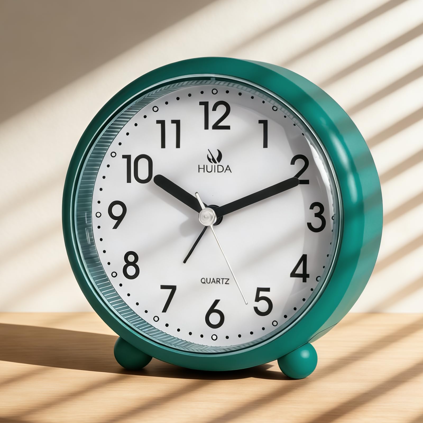 Plliocse Analog Alarm Clock, Small Minimalist Super Silent Non Ticking Desk Clock, Battery Operated Classic Metal Bedside Clock for Bedside Bedroom and Living Room Decor (Green)