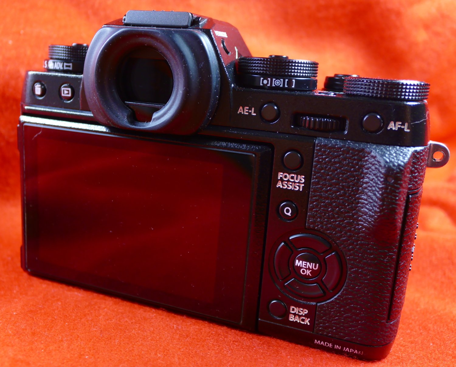 FUJIFILM X-T1 レンズ交換式プレミアムカメラ