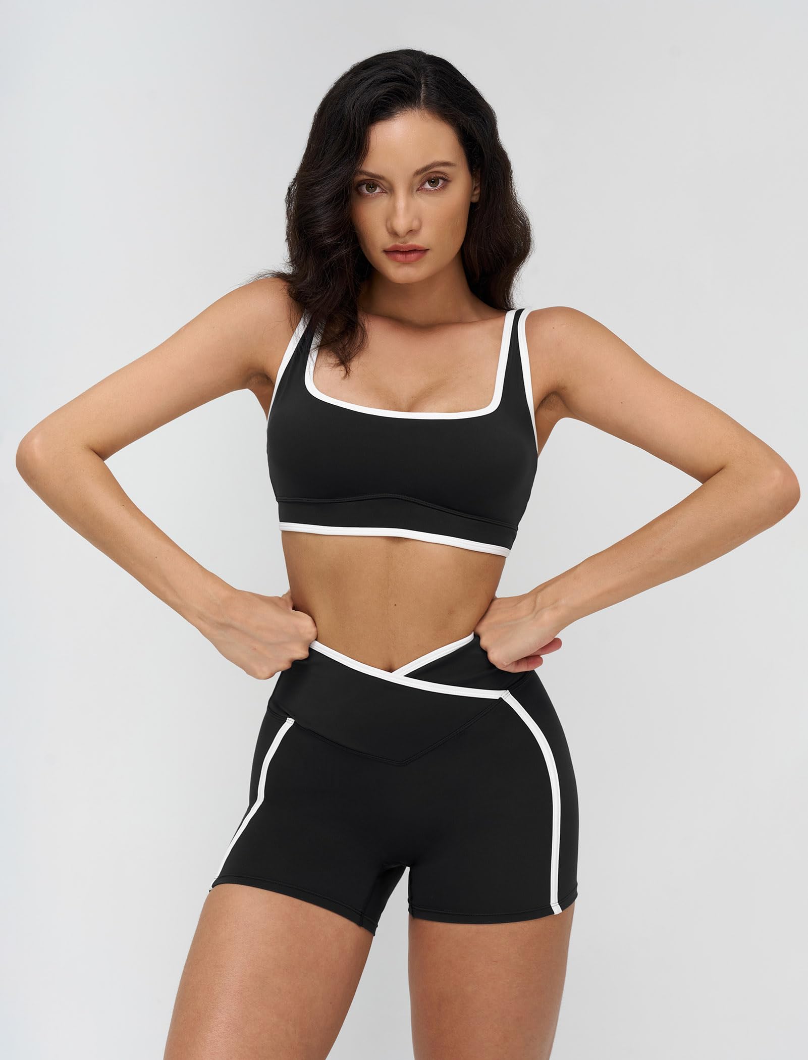 Set da yoga da donna, set sportivo per fitness, a vita alta, incrociato, push up, modellante, 2 pezzi, con reggiseno sexy sulla schiena e pantaloncini per yoga, palestra, allenamento