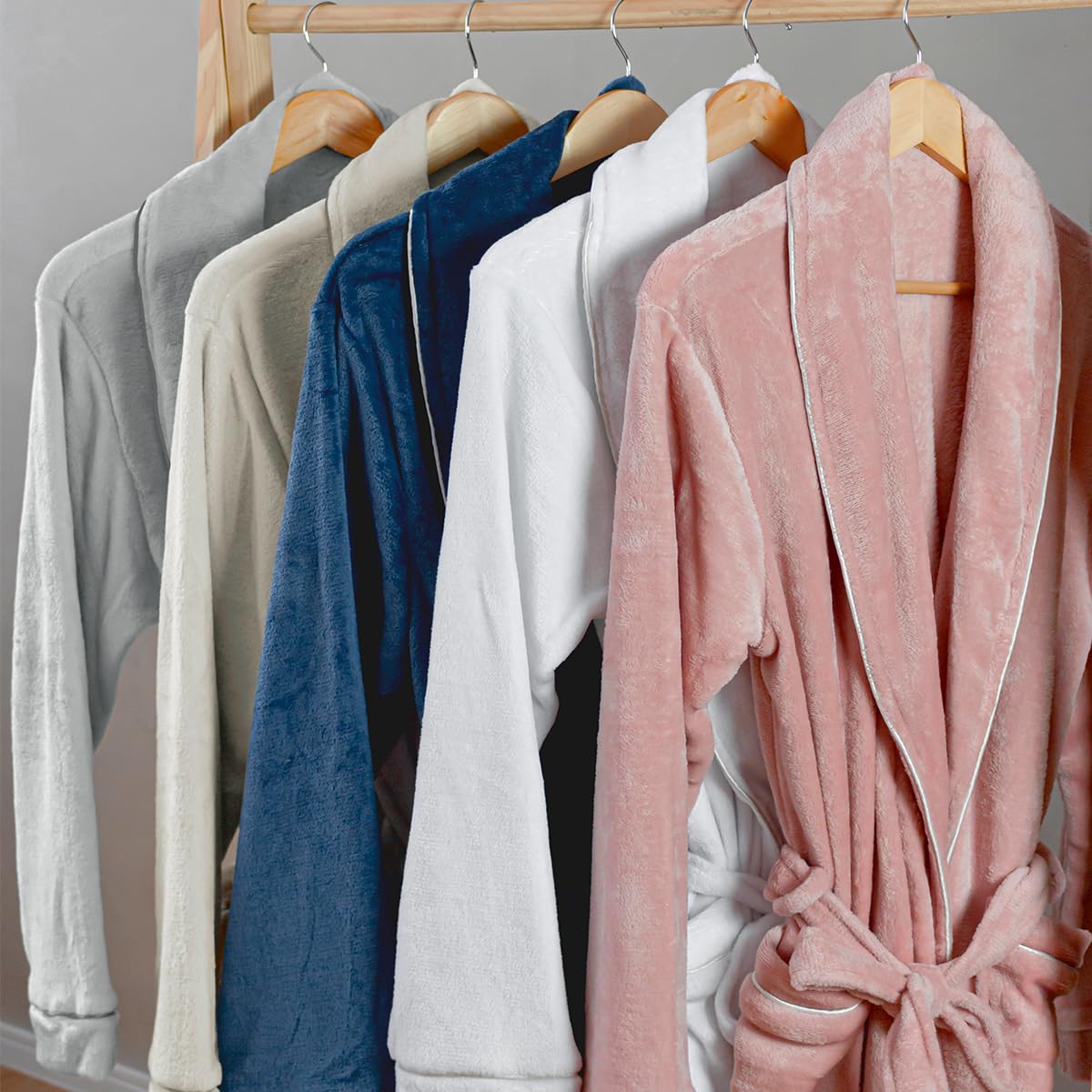 Camesa Roupão Neo Velour Flannel Aveludado 220g/m2 Tamanho P – Marinho em promoção! Veja a oferta e mais achadinhos de Moda íntima 7 Hoje é o melhor dia para comprar Camesa Roupão Neo Velour Flannel Aveludado 220g/m2 Tamanho P – Marinho com aquele preço maroto! Promoção! Aproveite a oferta! 7