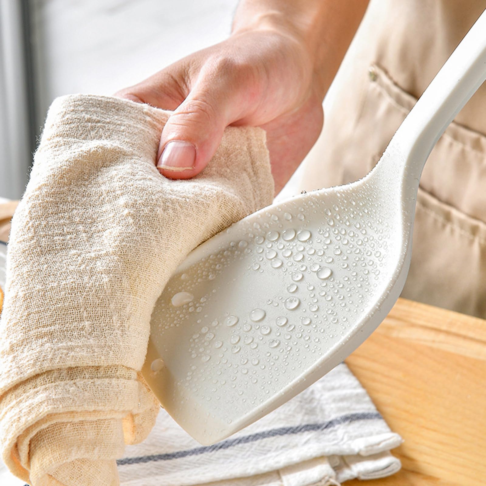 Set di Utensili da Cucina 7 Pezzi in Silicone, Strumenti da Cucina Antiaderenti Resistenti al Calore, Senza BPA Lavabili in Lavastoviglie Accessori da Cucina per Pentole