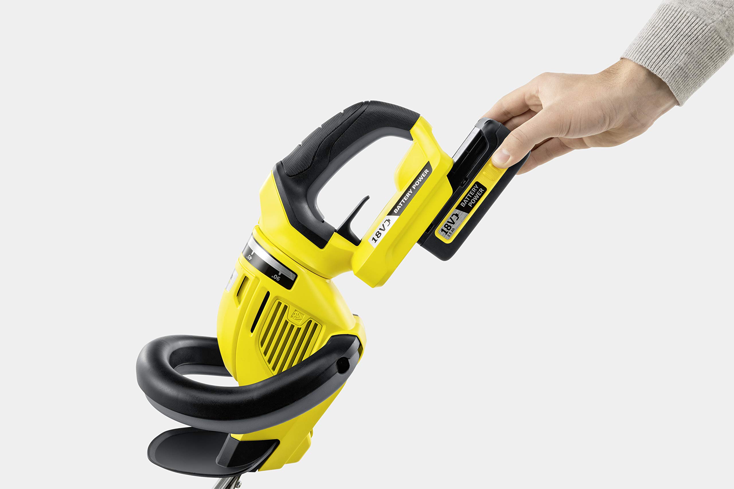 Kärcher Bezprzewodowa nożyczka do żywopłotu 18 V HGE 18-50 Bateria 18 V/2,5 Ah i szybka ładowarka Długość cięcia 50 cm diamentowe ostrze uchwyt obrotowy zamiatarka tnąca Moc 325 m