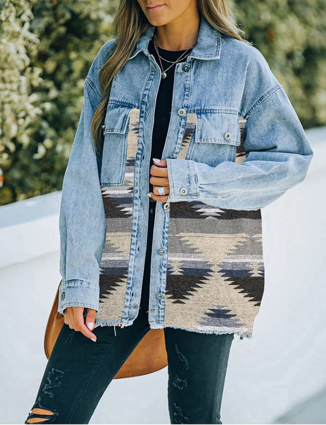 Haellun Chaqueta de mezclilla azteca con solapa desgastada y manga larga con botones para mujer