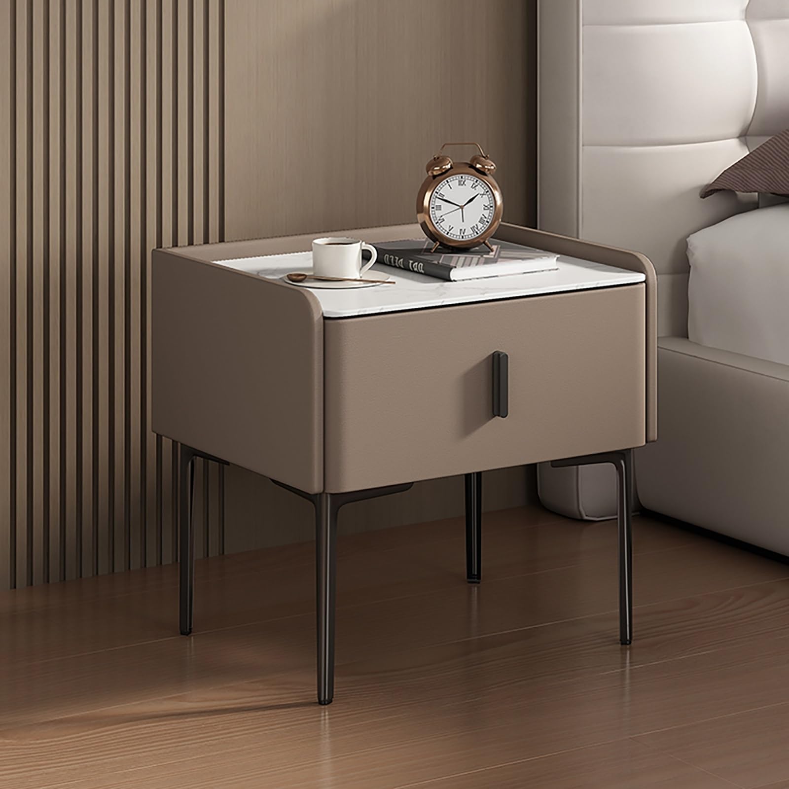 Table de nuit en bois massif avec tiroirs et finition cuir
