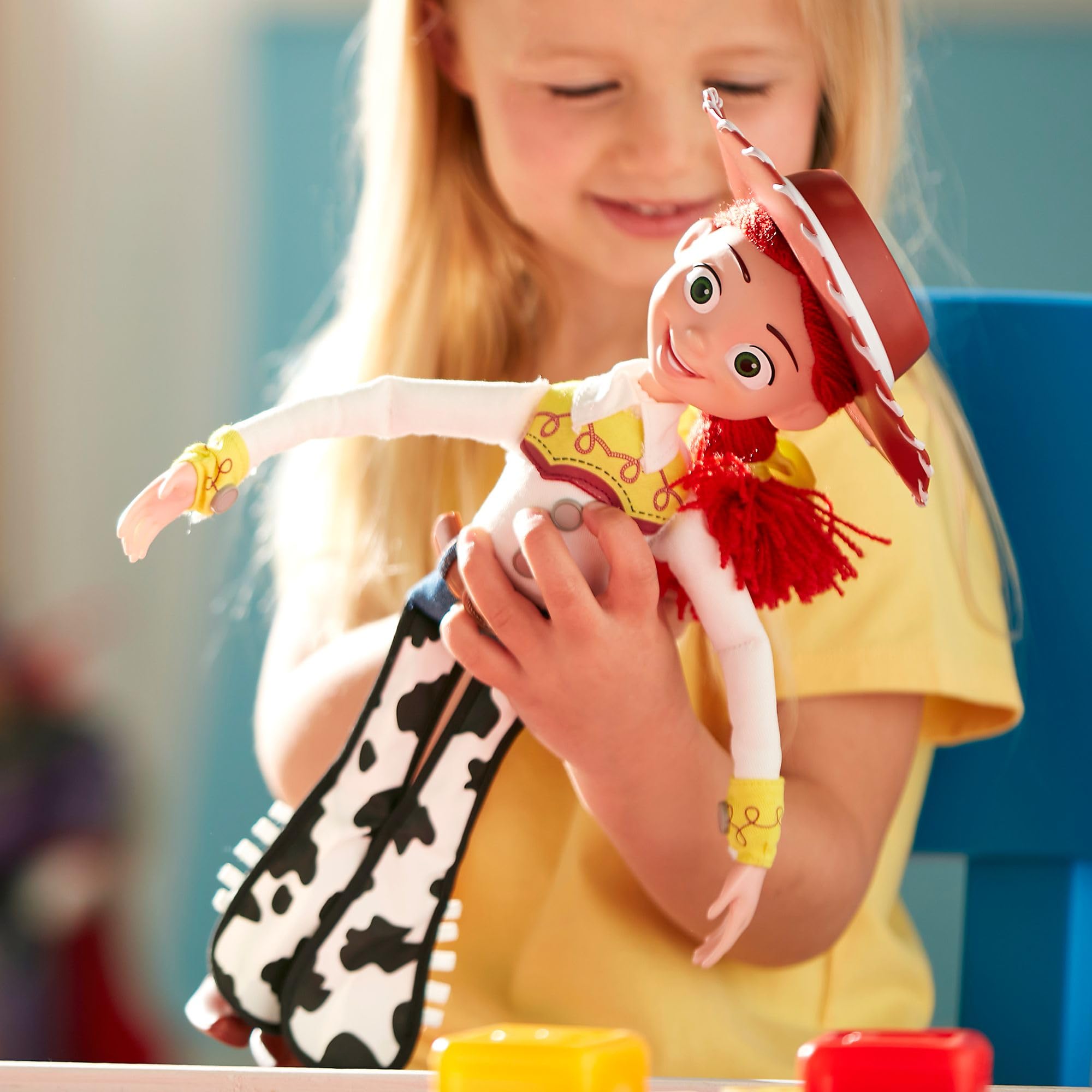 Disney Store Etkileşimli Konuşan Aksiyon Figürü Oyuncak