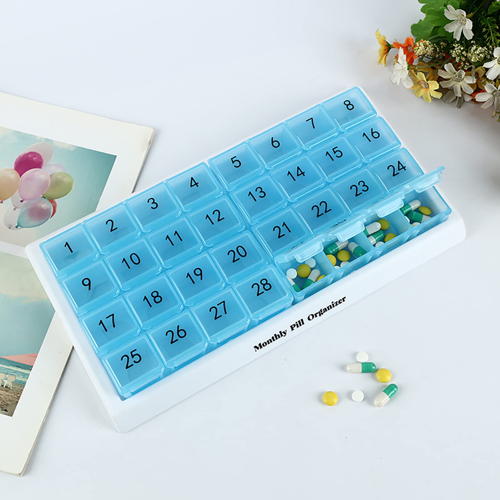 Pilulier Semainier 31 Compartiments Pilulier Mensuel 31 Capsules de Médicaments Pop Out Boîte à Medicaments Design Unique,Blue