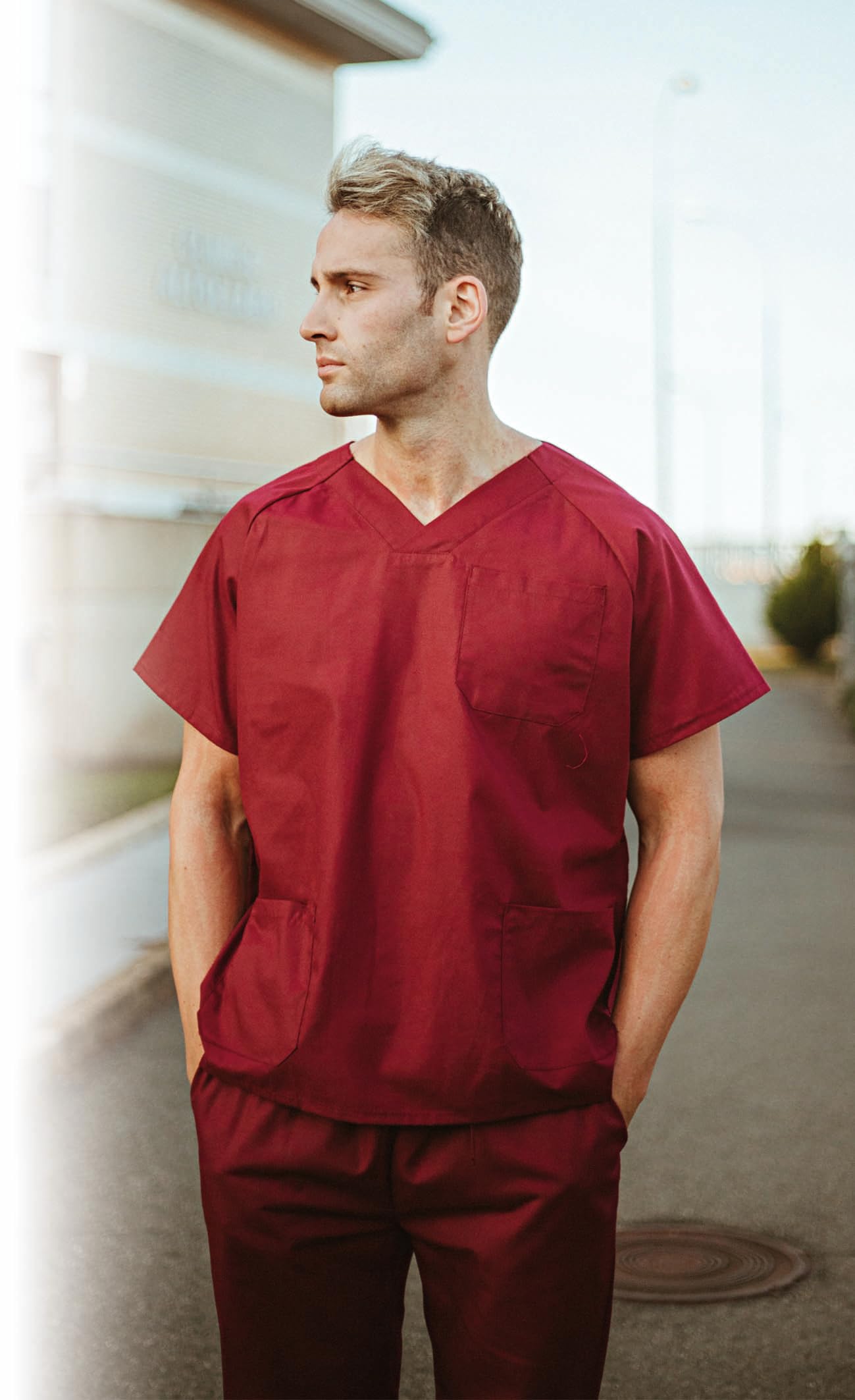 WORKTEAM Conjunto Sanitario Casaca y Pantalón Multibolsillos Cuello Pico Cintura Ajustable