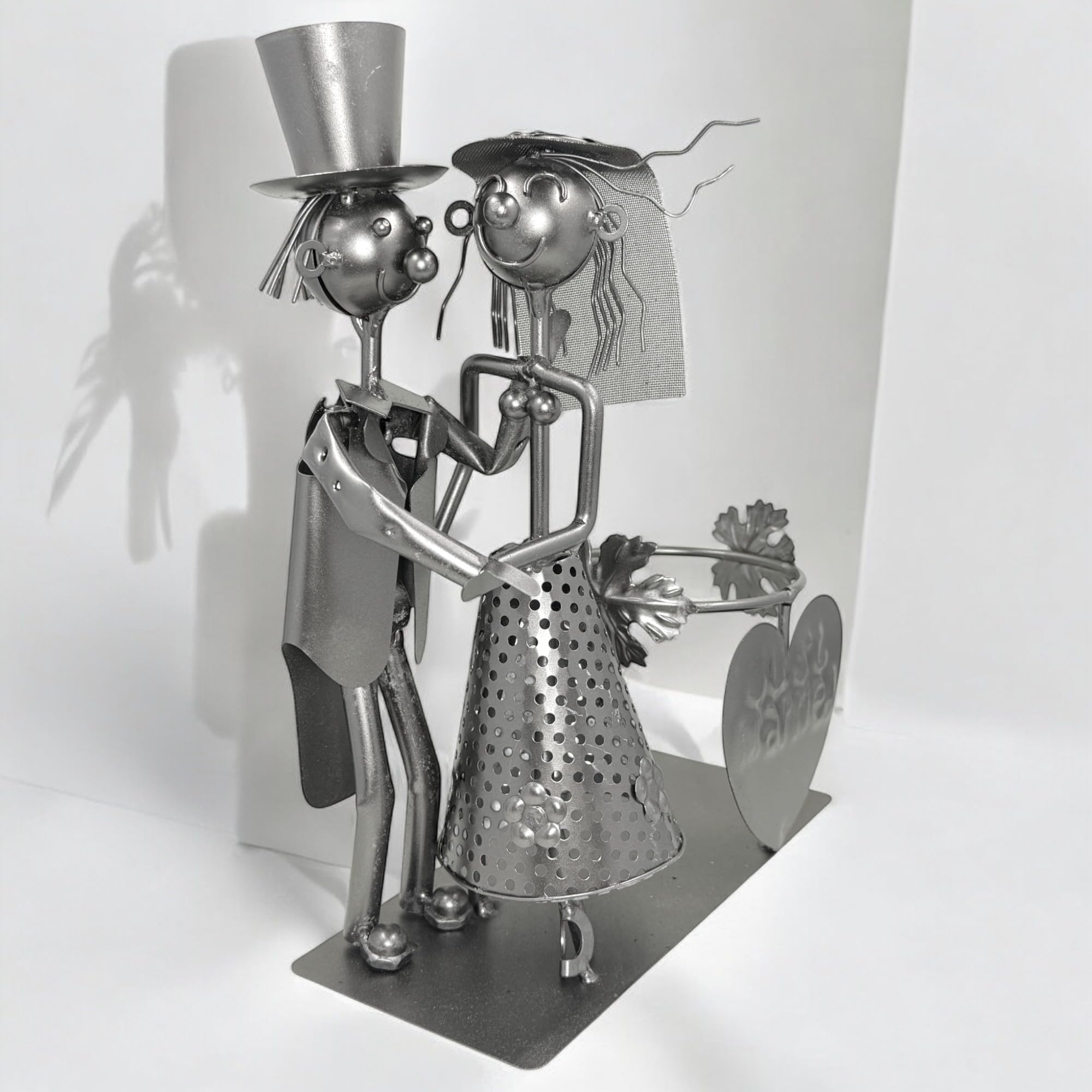 MIJOMA Porte-bouteille de vin « Couple de mariés » - Décoration de mariage romantique en métal - 28 cm - Idéal pour champagne, vin et décoration de table