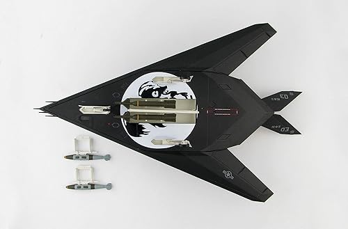 Miniatura 6 de Hobby Master Lockheed F-117A Nighthawk 85-831 con ilustraciones de Skunkworks en la parte inferior 1/72 fundido a presión modelo avión avión HM