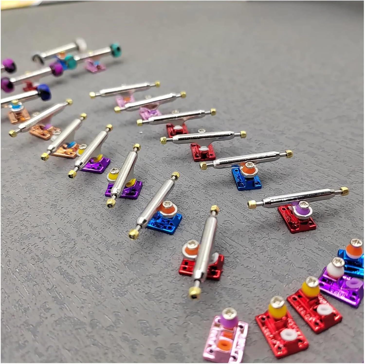 34mm Fingerboard Trucks with Soft Bushing and Pivot Cup for Finger Skateboard(Blue)