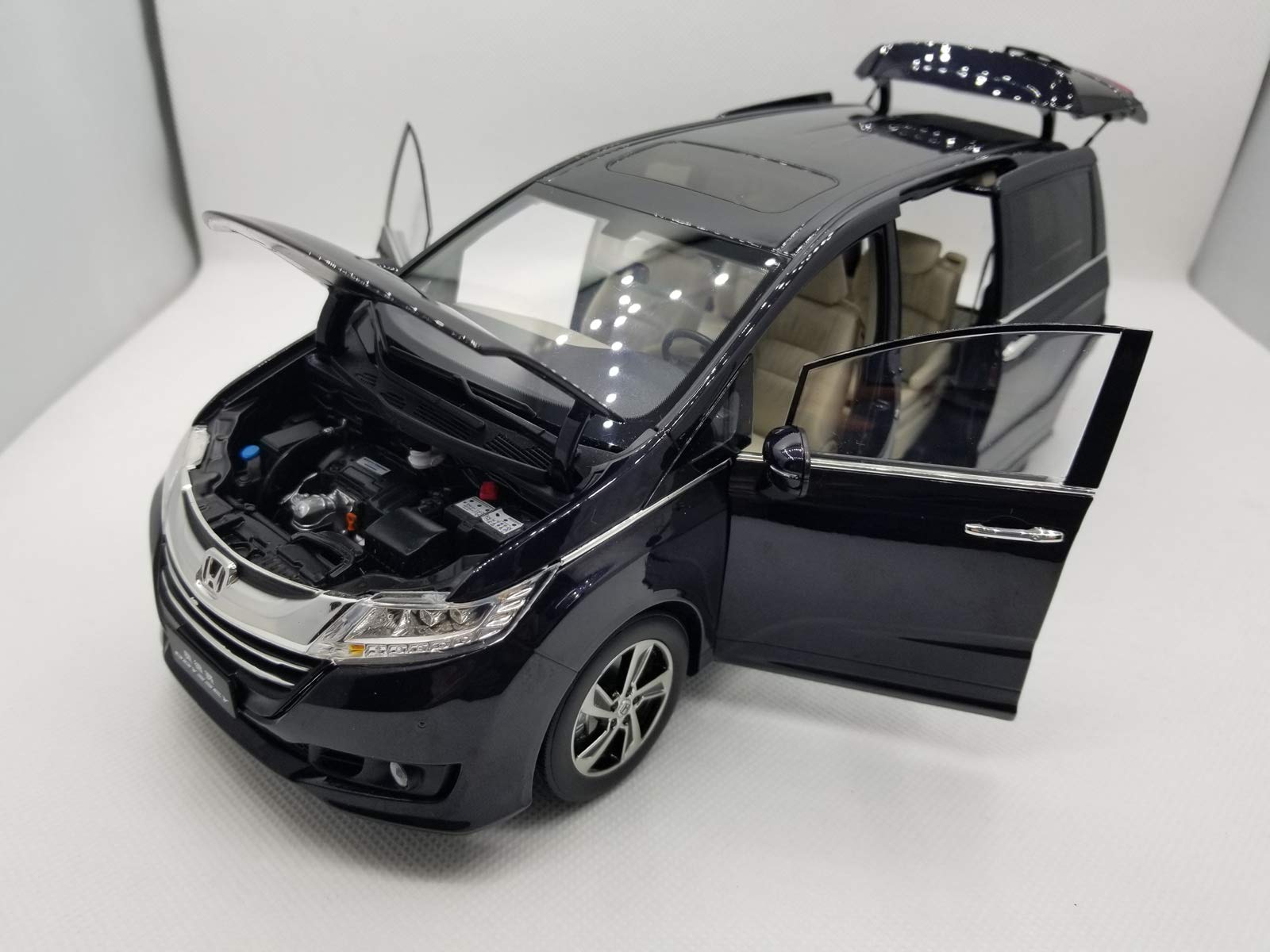 Amazon | ミニカー 1/18 ホンダ オデッセイ 2014 (パープル) 本田