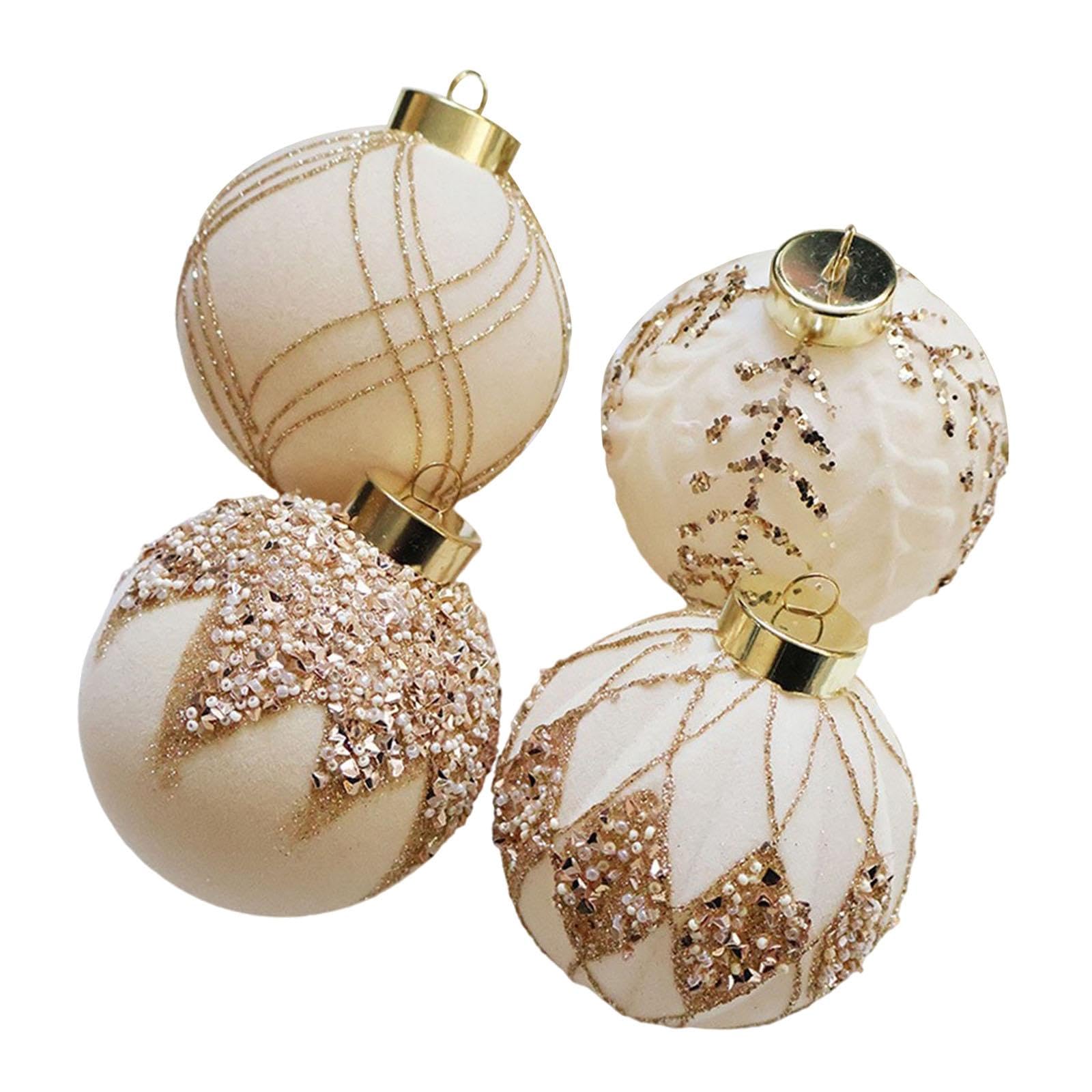 Boules de Noël en velours pour raviver la magie des hivers d'antan