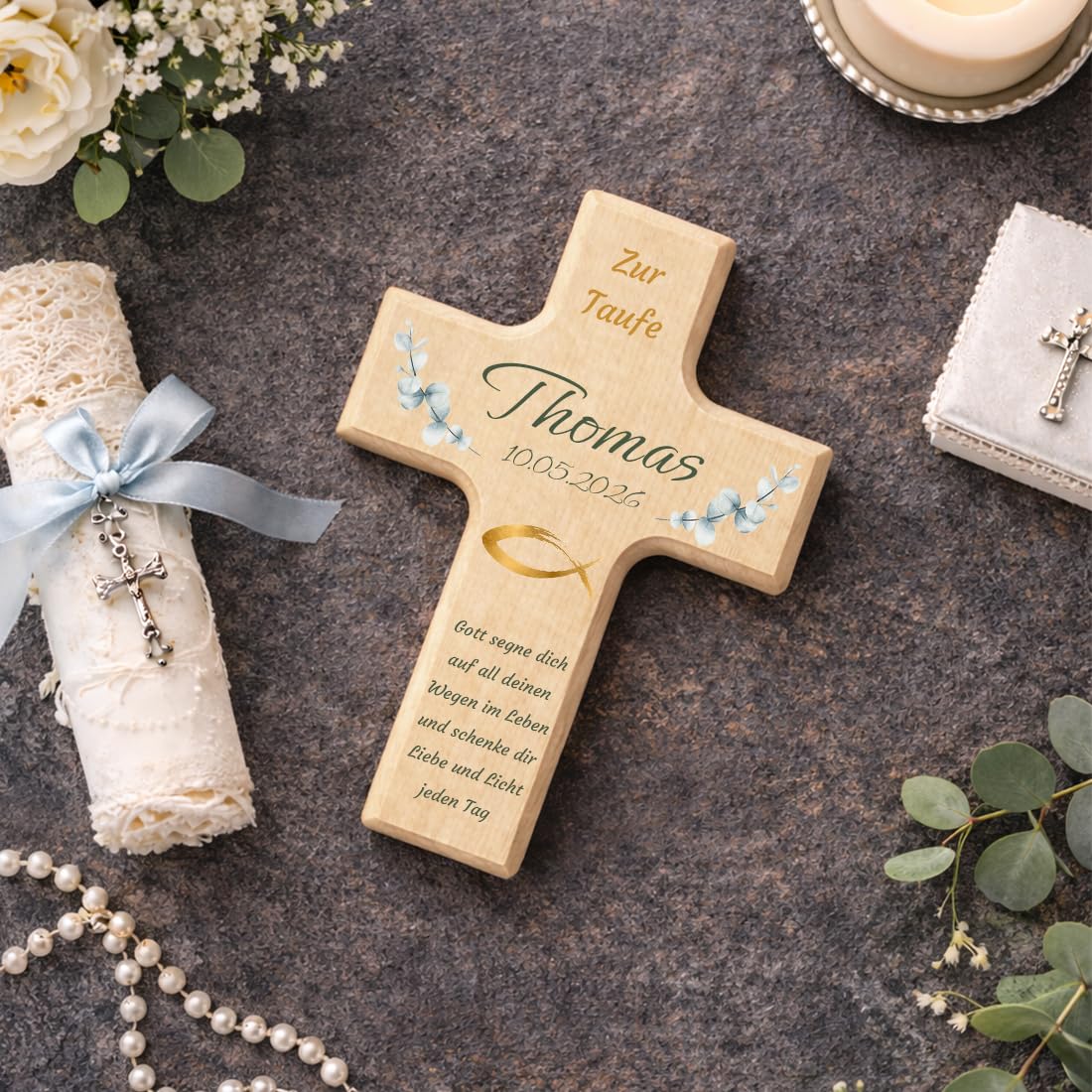 Personalisiertes Kinderkreuz zur Taufe, Kommunion & Konfirmation - Holzkreuz mit Name, Datum & Wunschtext - Christliches Kreuz für Jungen & Mädchen - Kranz Design mit Fisch, Baum oder Kreuz