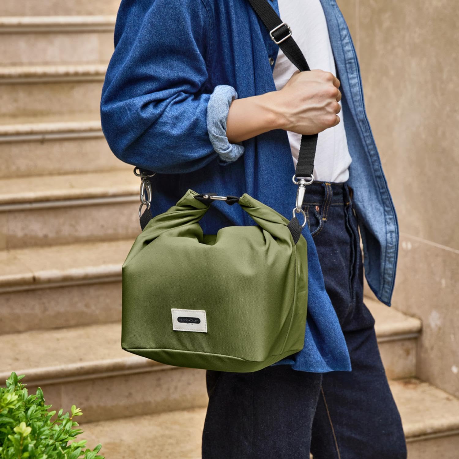 Sac à lunch isotherme Black+Blum de 10L - Sac isotherme roulant recyclé avec bandoulière, étanche thermique pour femmes et hommes, contenant pour repas réutilisable, sans BPA, mousse