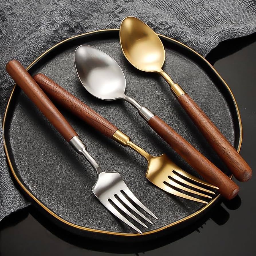 Amazon｜銀食器セット木製ハンドルカトラリーセット 304 ステンレス鋼