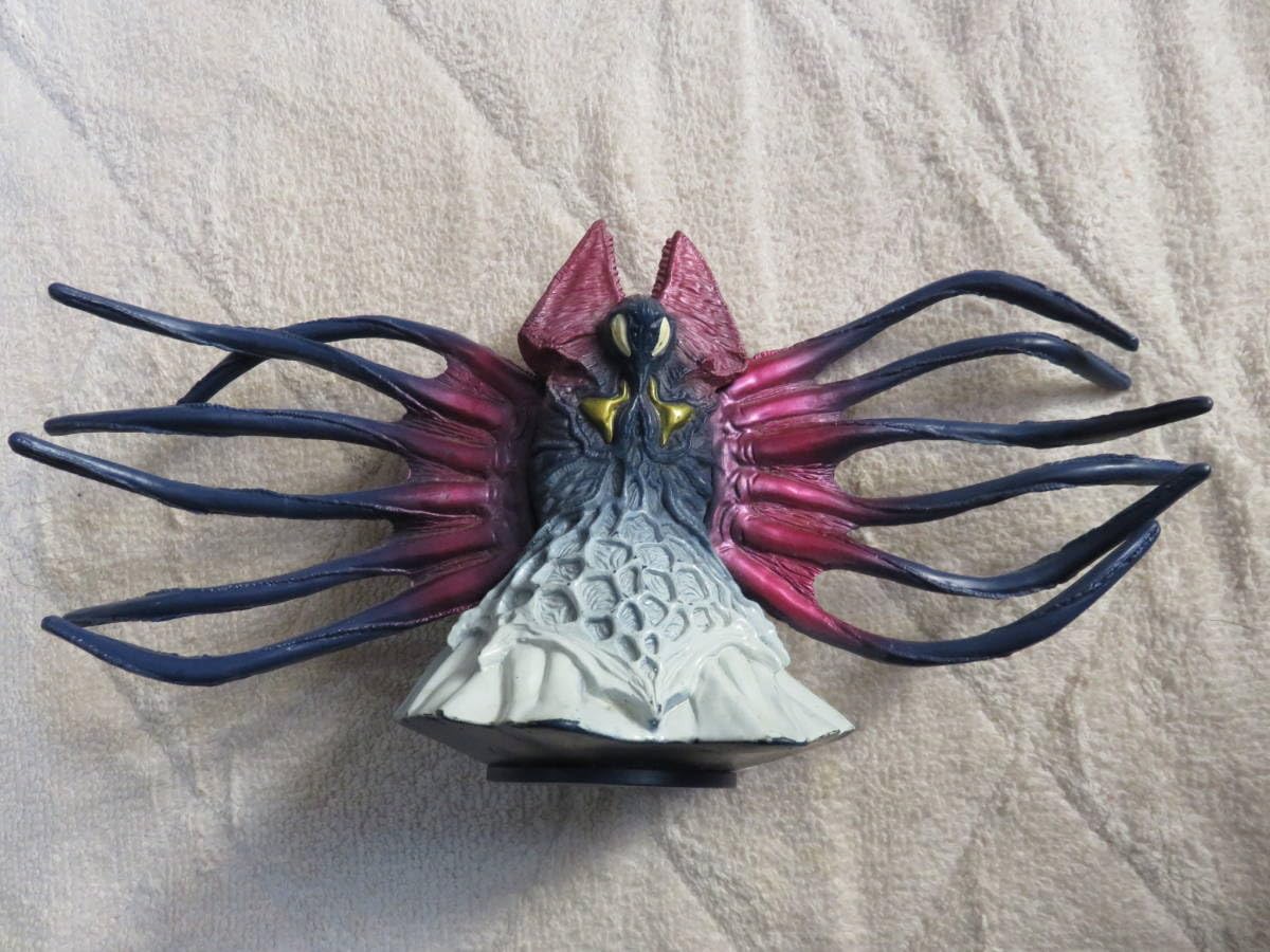 Amazon.co.jp: Ultra Kaiju Sofubi Movie Version Kaiju Queen Monera Old Size  : Toys & Games