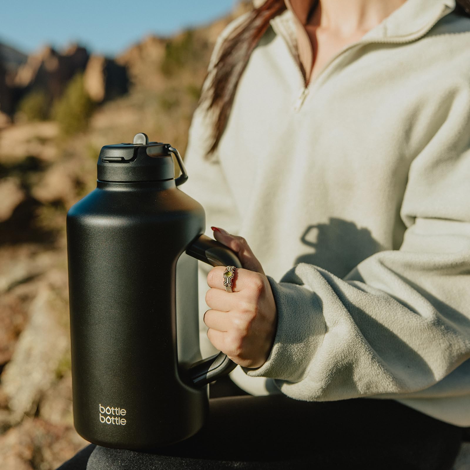 BOTTLE BOTTLE Isolierte Wasserflasche mit Strohhalm und doppeltem Deckel, Sport-Edelstahl-Wasserflasche für Herren, mit Griff, Vakuum aus Edelstahl, für Workout, Fitnessstudio, Fußball und Sport Küche, Haushalt & Wohnen
