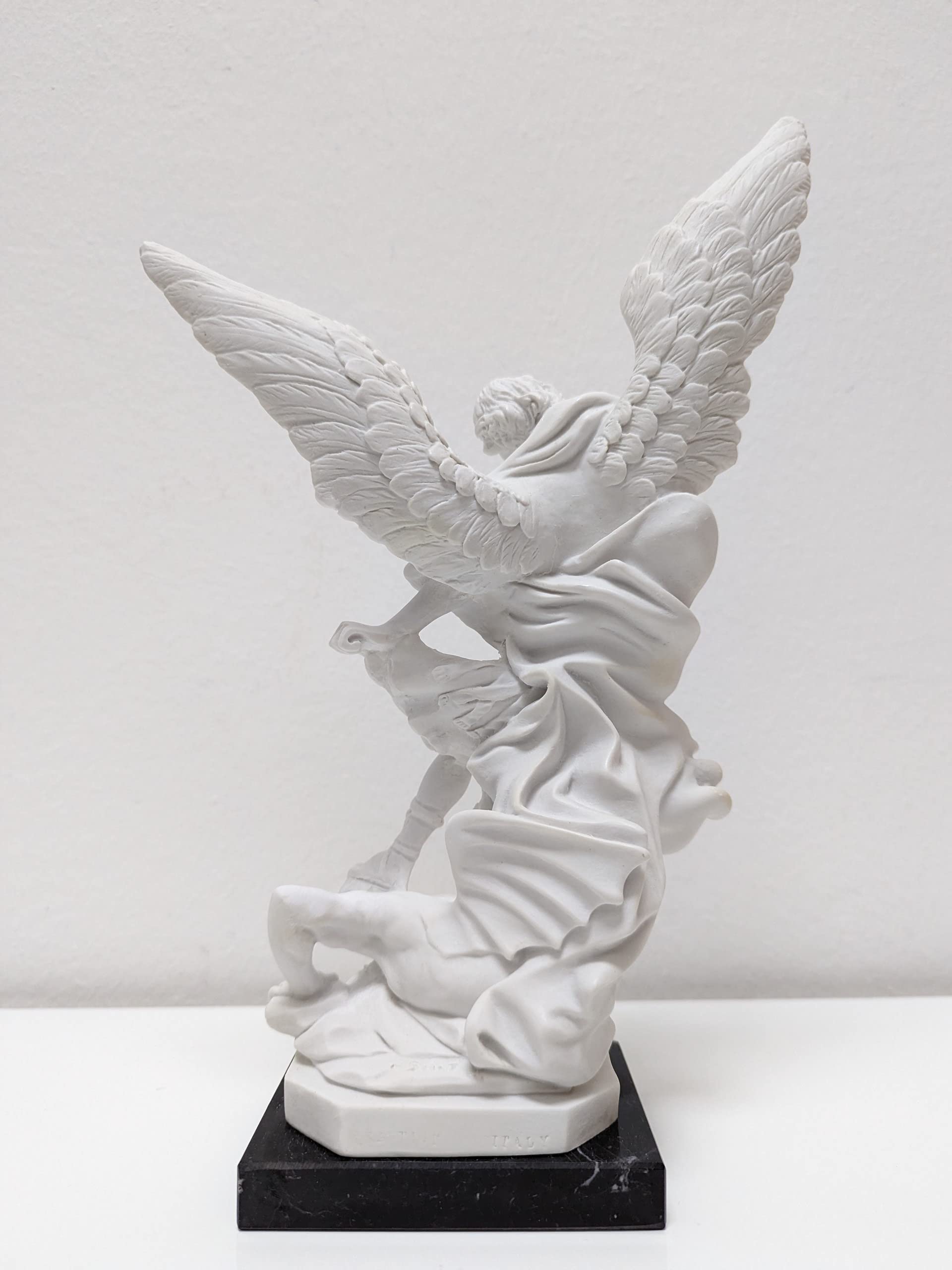 OVUNQUE PROTEGGIMI Statua św. Michała Archanioła Biały 31 cm (12,20 cala) Marmurowy proszek - Made in Tuscany. Statua św. Michaela białego marmuru