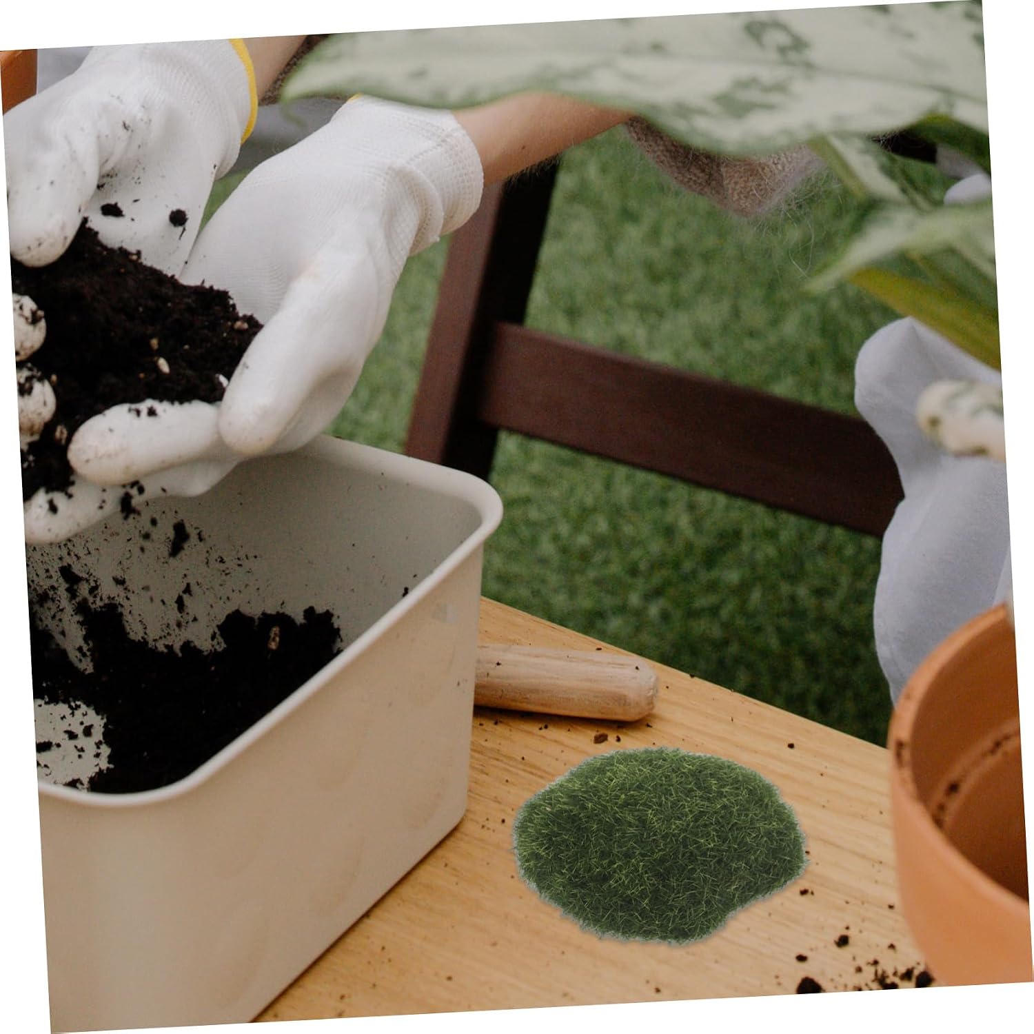 SECFOU 4pcs Realistic Artificial Moss Rocks Faux Moss Stone Balls Decorative Faux Ornaments for Indoor Plants Outdoor Garden Floral Arrangements and Festival Decor