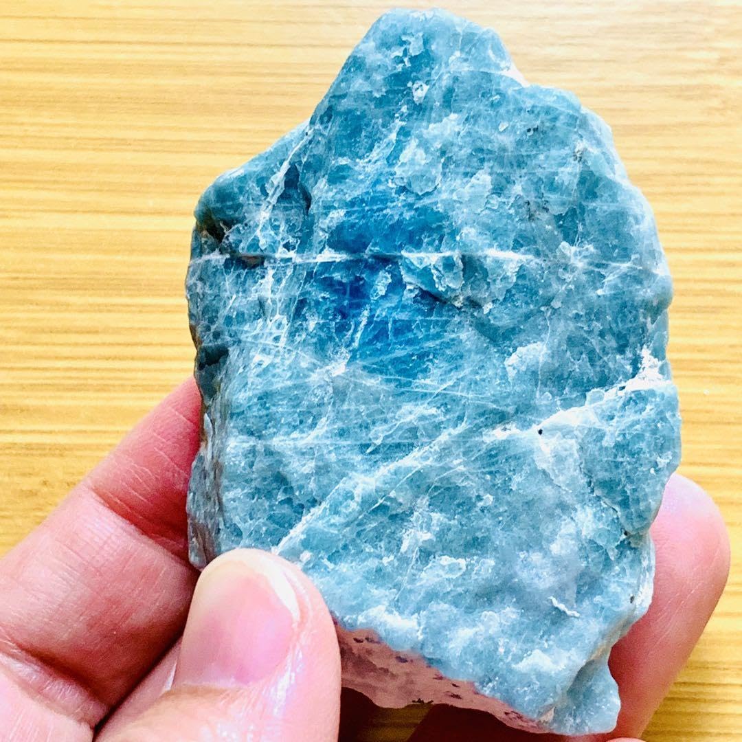 グリーンソーダライト巨大結晶 Amazon | グリーンソーダライト巨大結晶 | 岩石・鉱物 | おもちゃ