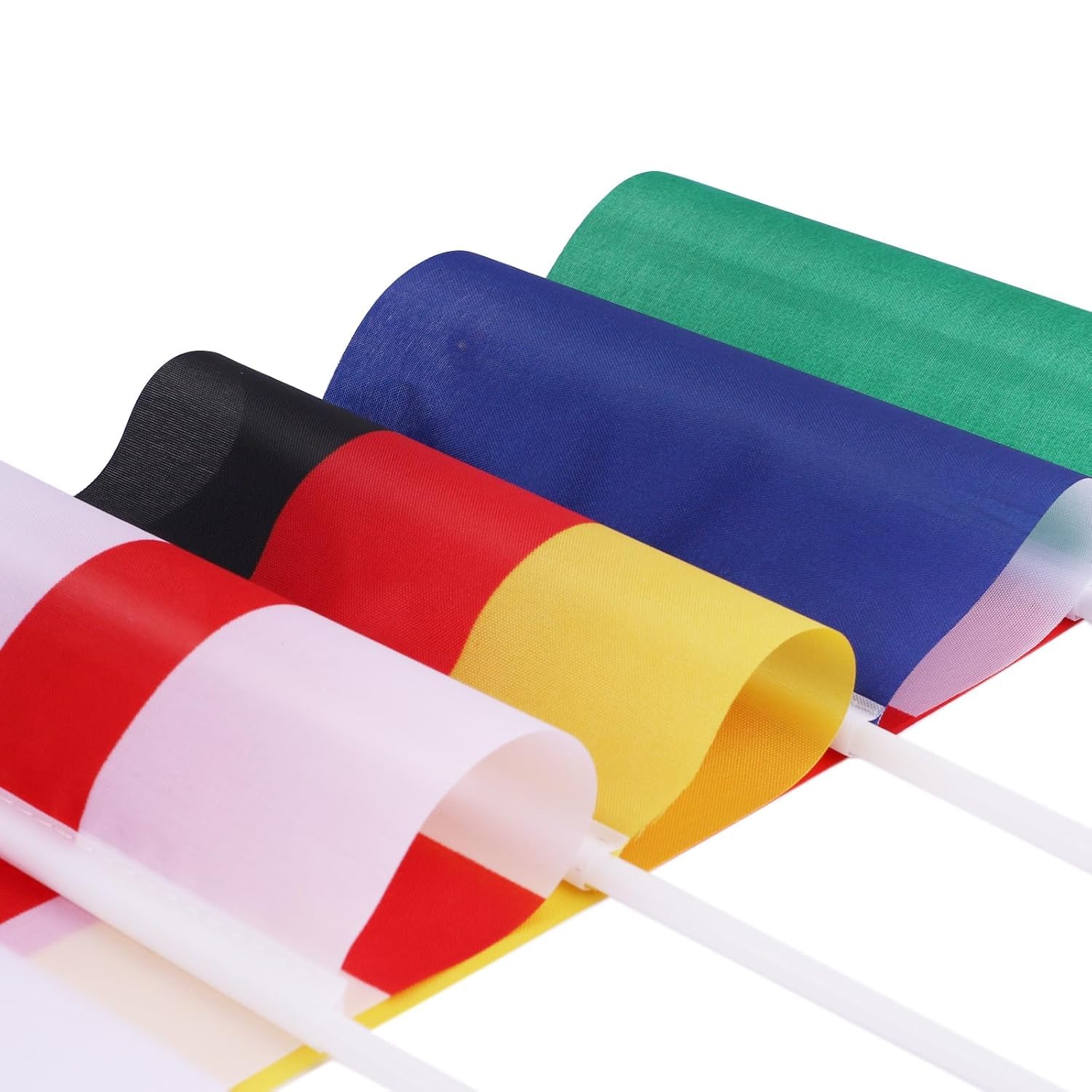 AhfuLife 48 Pays Drapeaux de Coupe du Monde de Football, 14 x 21cm Drapeaux Décorations de la Coupe du Monde avec Mât Blanc de 30cm pour Décor Compétition Football Fans Bar Clubs Fêtes
