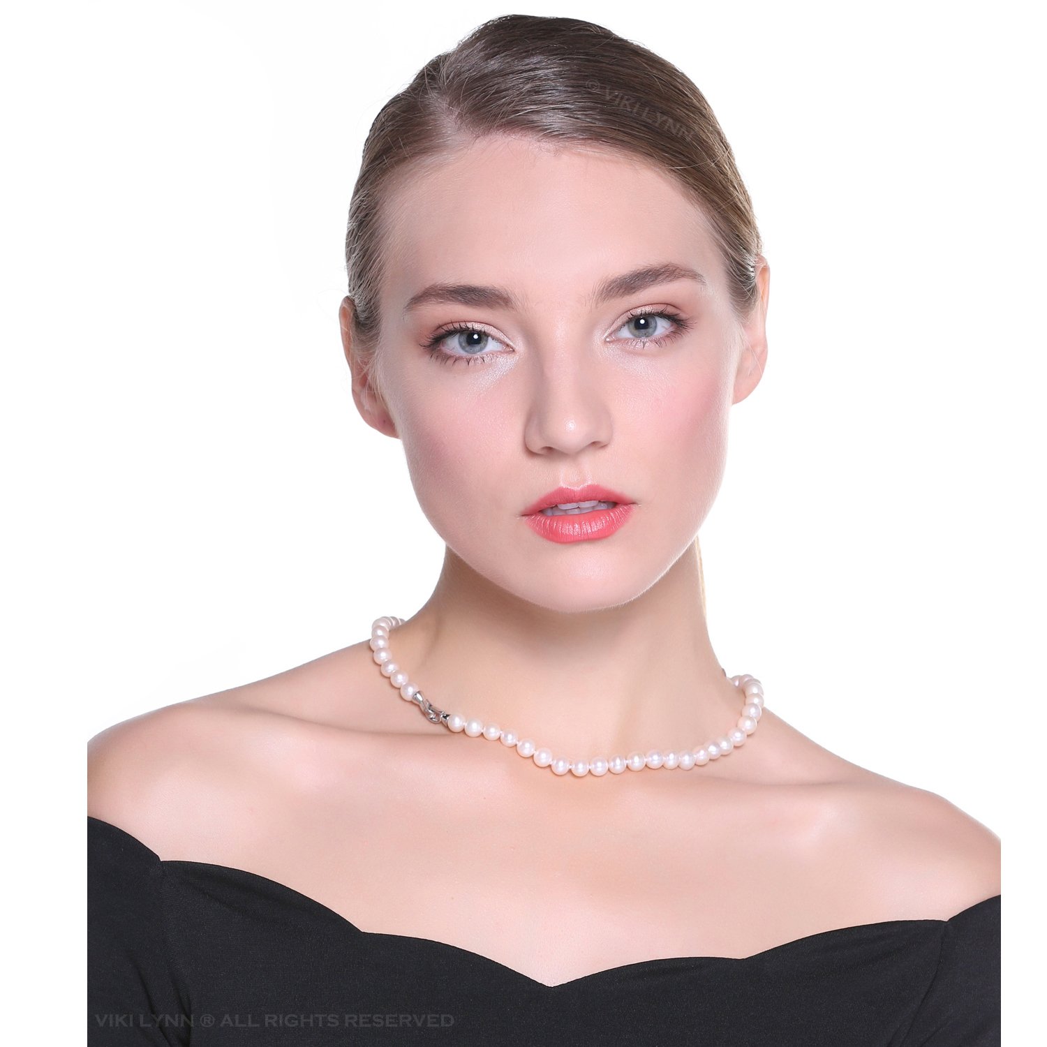 Perlen-Halskette mit Herz-Anhänger von Viki Lynn. Damenschmuck. Weiße Perlen Klasse AAA. In 3 Arten zu tragen. Geschenkidee für Muttertag oder Hochzeit.