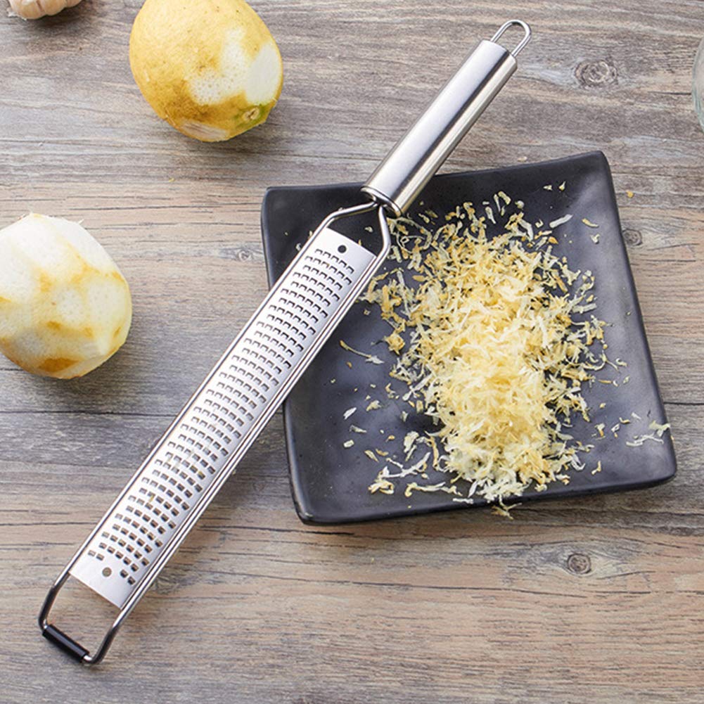 ArinkO Ensemble râpe et zesteur en Acier Inoxydable – Parfait pour râper sans Effort Le Fromage, Le Chocolat, la Noix de Coco et Plus Encore !