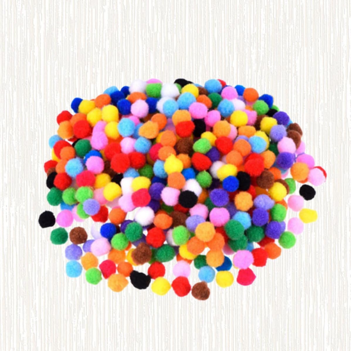 KONTONTY 500pcs 30mm High Elastic Polyester Plush Pom Poms for DIY Hat Scarf Accessories, Soft and Colorful Craft Balls for Creative Projects and Making Car or Bag Charms Random Color