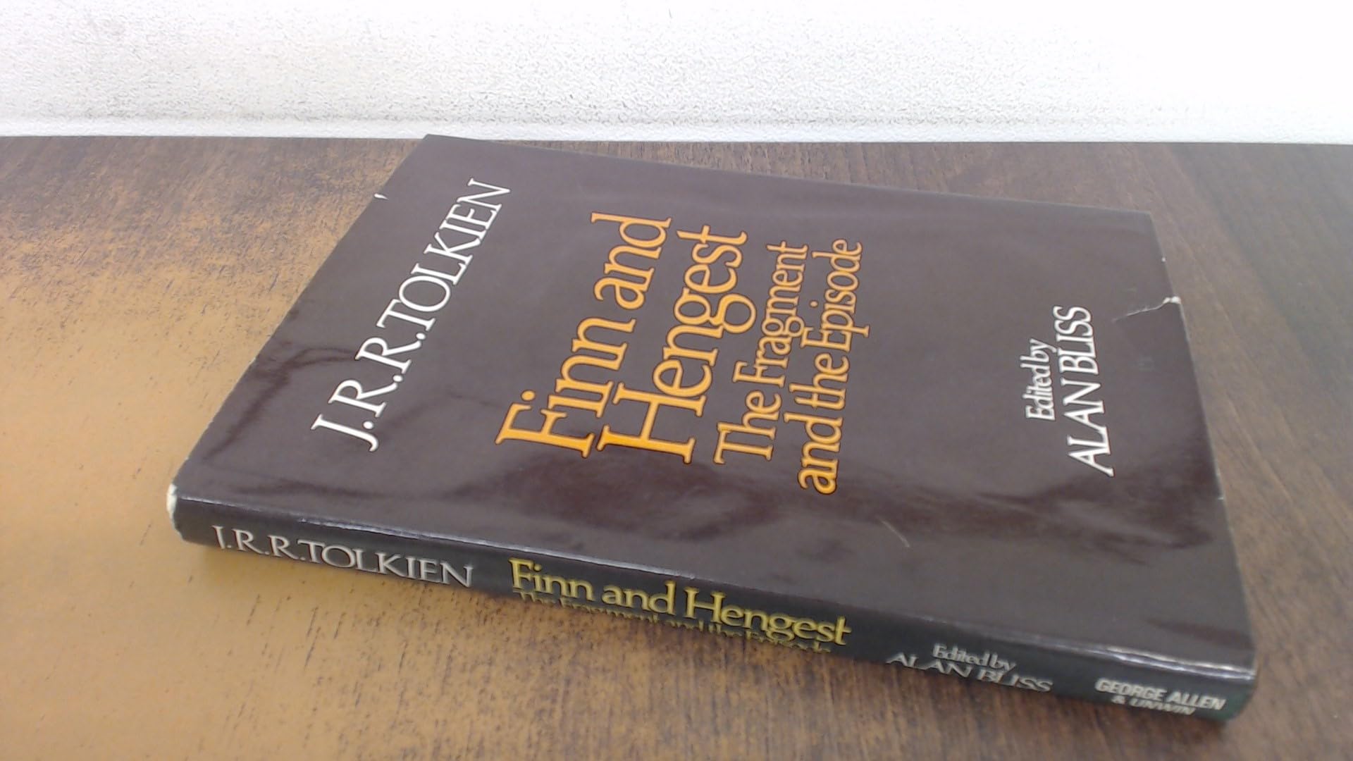 Finn and Hengest: The Fragment and the Episode