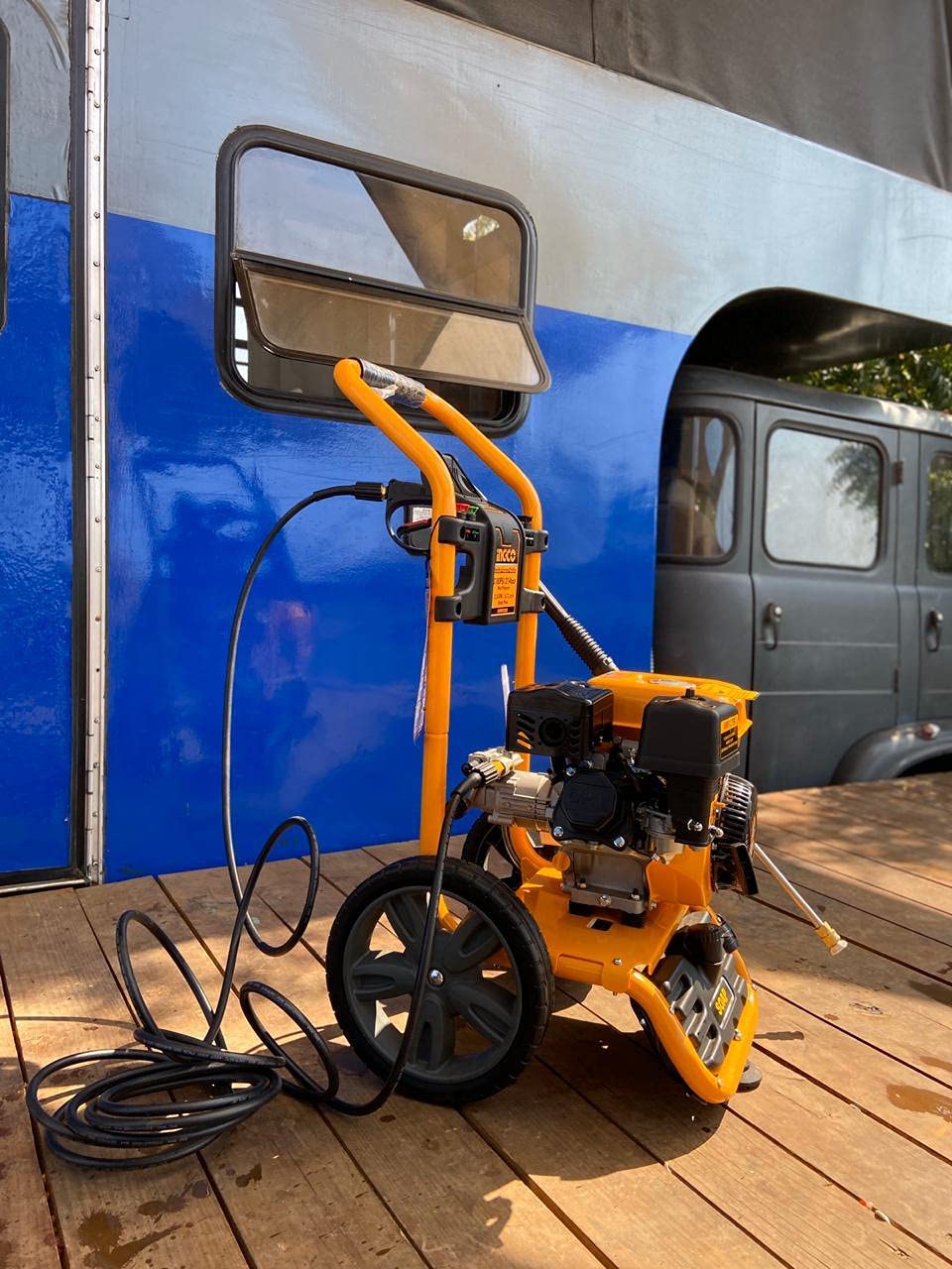 INGCO GHPW2003 pressure washer with high-pressure hose coiled