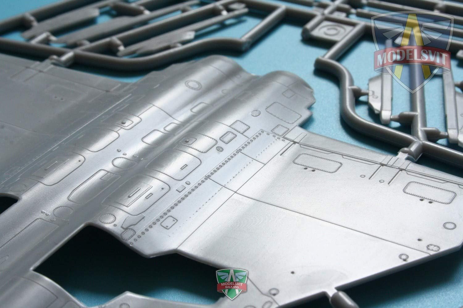 MDV72053 1:72 Mirage 4000 [Model Building KIT]
