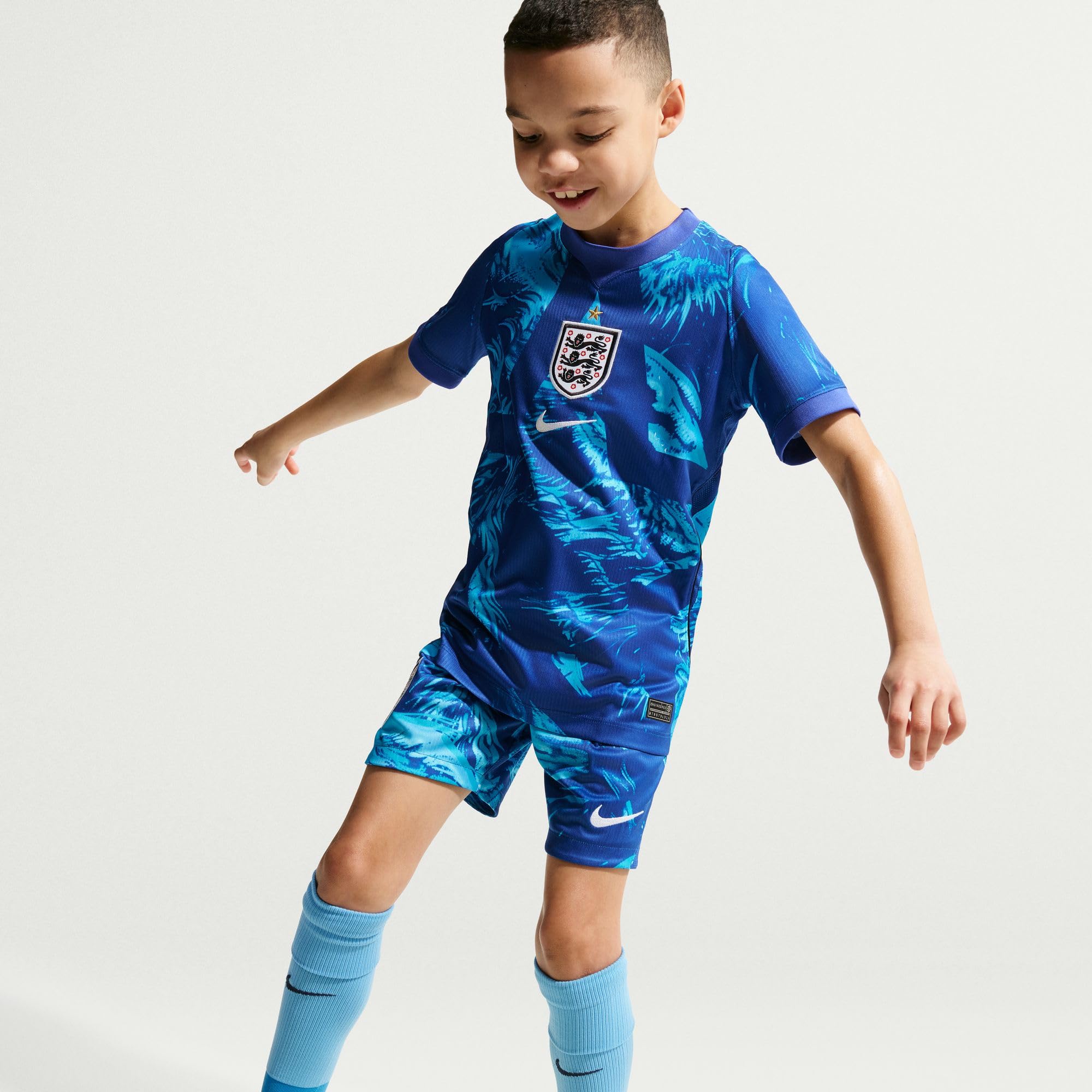 Nike England 2026 Stadion Goalkeeper Nike Dri-Fit Kurzärmliges Replika-fußballtrikot für Ältere Kinder Replica Maglia da Calcio Unisex - Bambini e Ragazzi