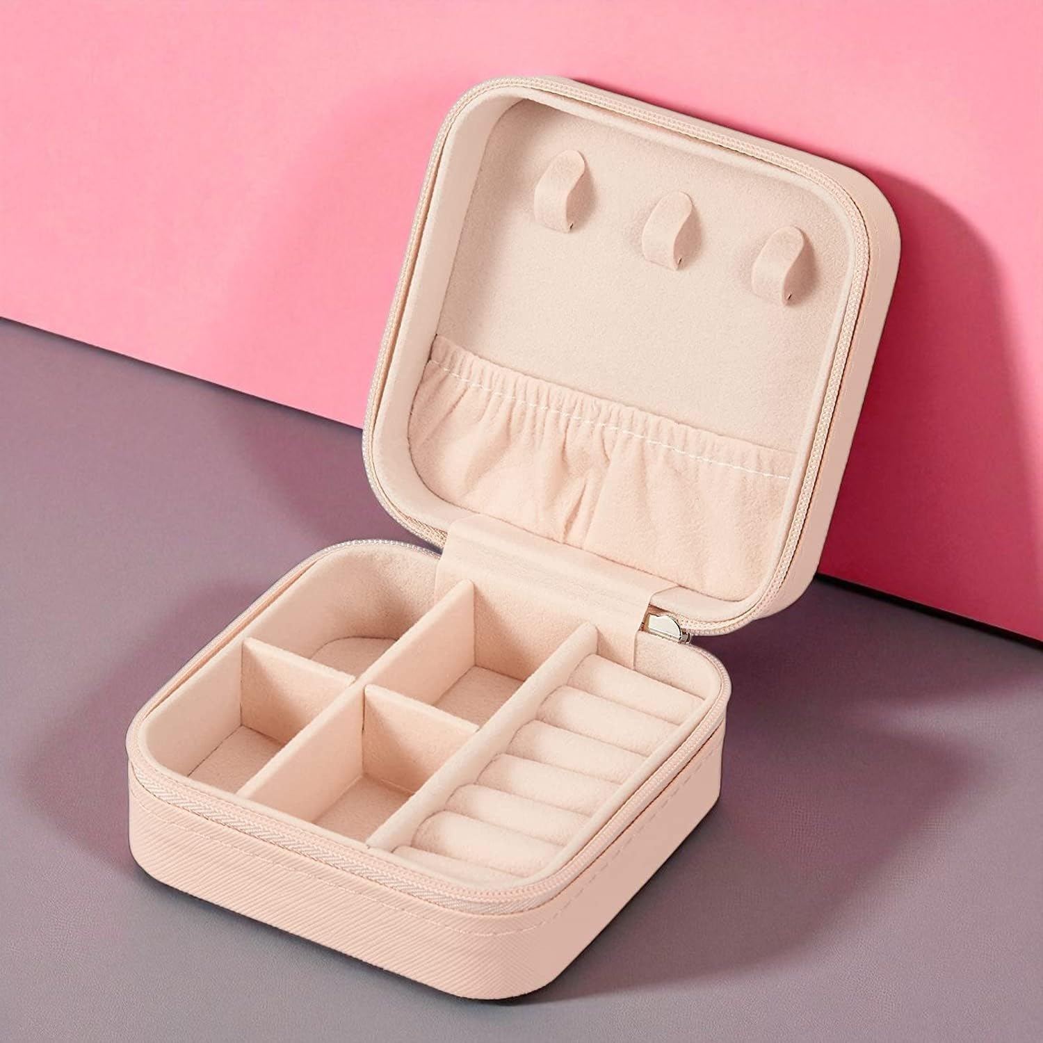 Di Yi Travel Jewellery Box with Compartments, Pink, 10 x 10 x 5 cm, Small Portable Jewellery Storage Holder Case with Ring Holders and Necklace Hooks