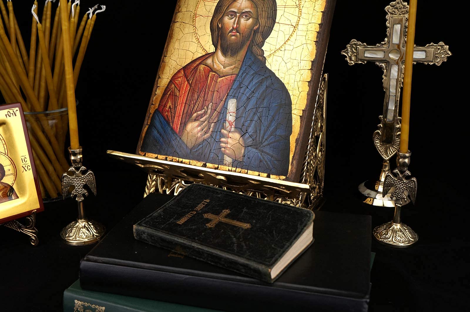 Set mit 2 Kerzenhaltern aus Messing und 20 Kirchenkerzen aus reinem Bienenwachs, orthodoxe Spitzen, byzantinischer Kerzenständer, Heimaltar