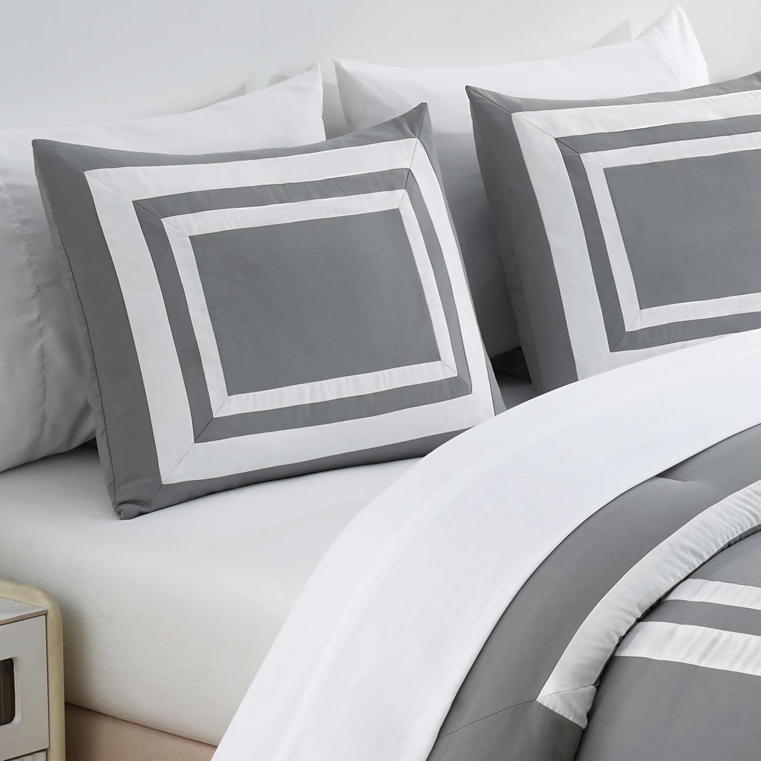 Chezmoi Collection Wyatt 7-Piece King Bed in a Bag Comforter Set - Hotel Style Bedding with Sheet Set - Gray/White Square Pattern