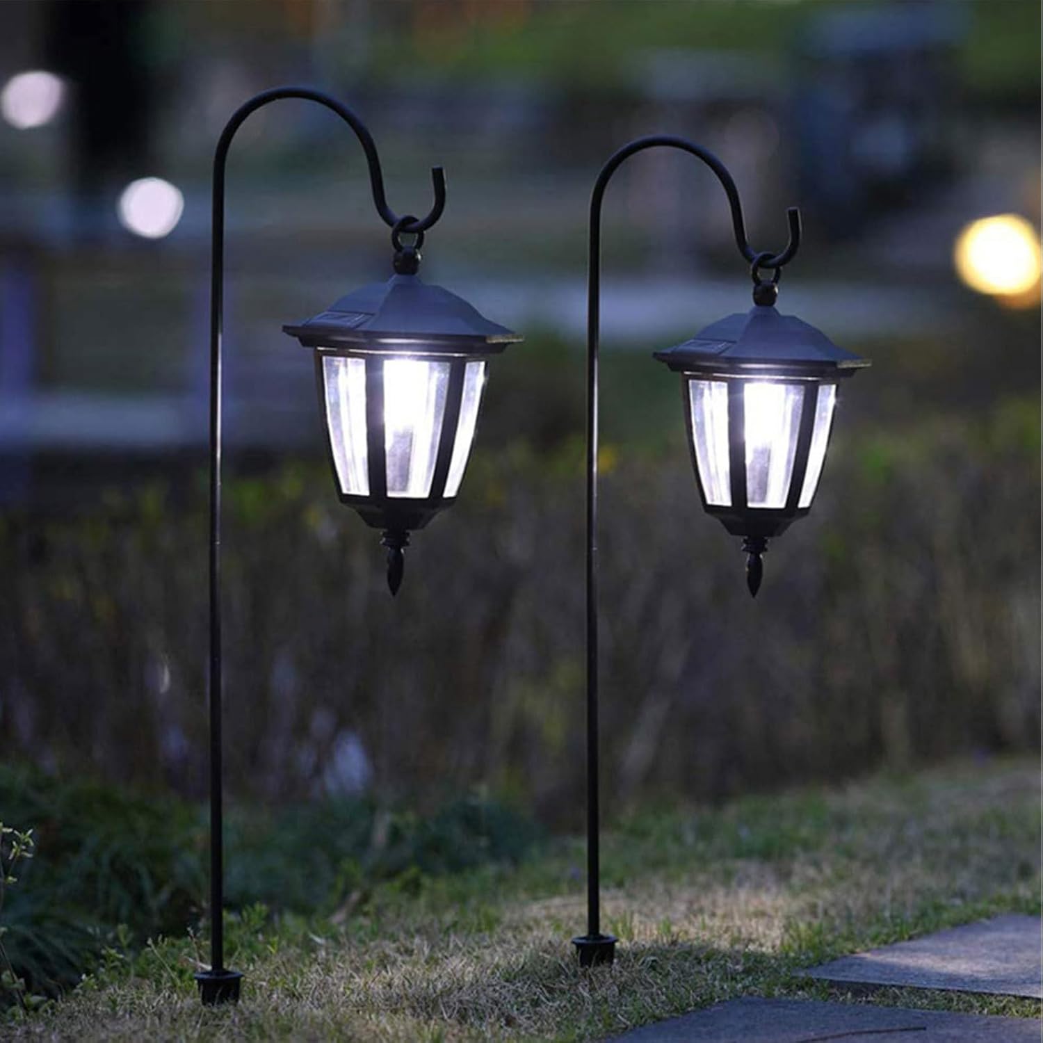 Beavorty 2pcs Iron Shepherd Hook Outdoor Plant Hangers Heavy Duty In-ground Garden Hanging Hooks for Solar Lanterns and Flowerpots Patio Yard Decorations