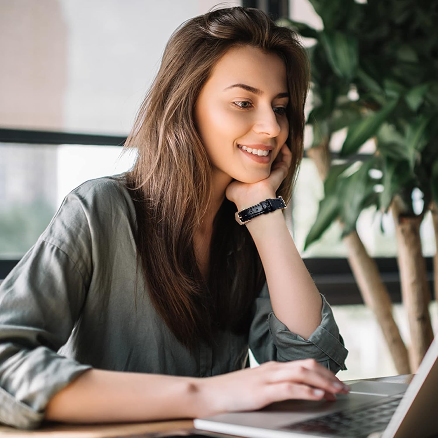 Leather Band Compatible with Apple Watch Bands for Women, Dressy Fancy Strap for iWatch Series 11/10/9/8/7/6/5/4/3/2/1/se(38mm 40mm 41mm 42mm,Black/Rose Gold) - Image 4